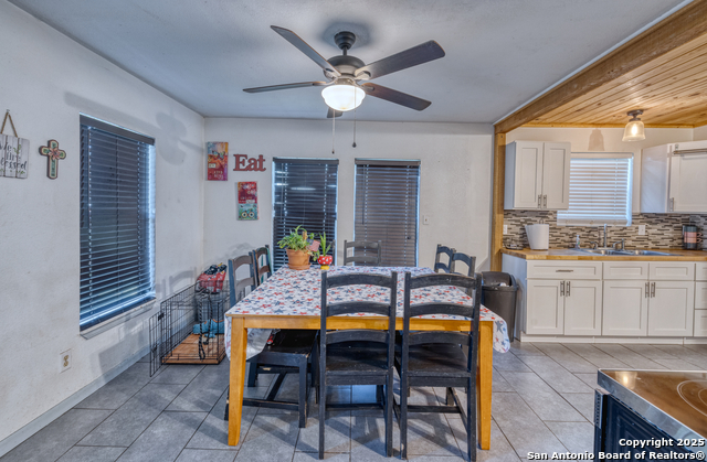 806 S Park St, Uvalde, Texas image 5