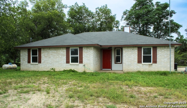 345 County Road 672, Natalia, Texas image 1
