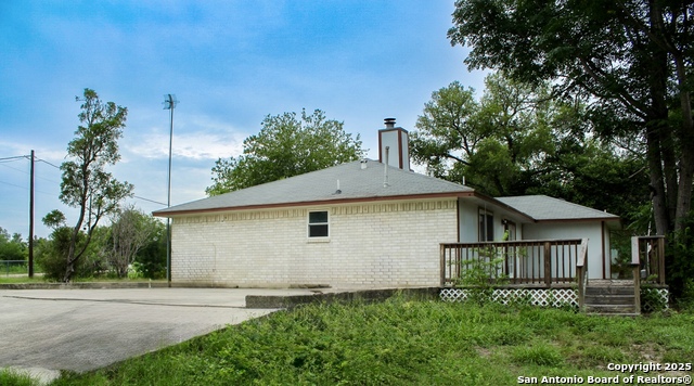 345 County Road 672, Natalia, Texas image 2
