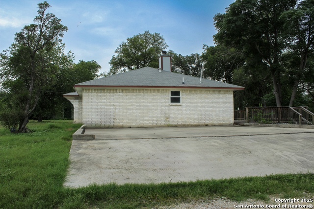 345 County Road 672, Natalia, Texas image 3