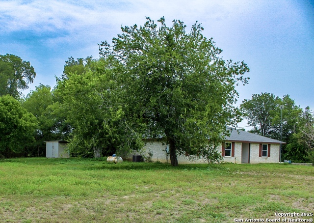 345 County Road 672, Natalia, Texas image 7