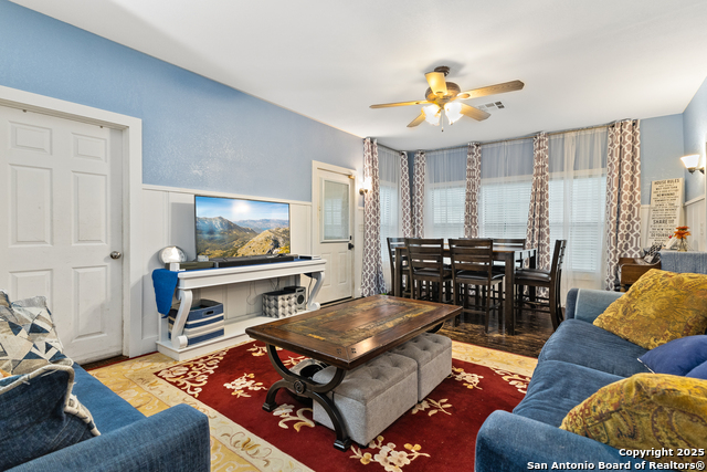 1604 J St, Floresville, Texas image 10