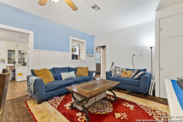 1604 J St, Floresville, Texas image 11