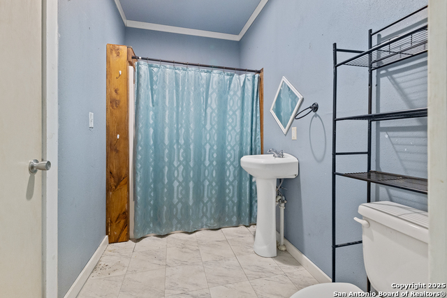 1604 J St, Floresville, Texas image 26