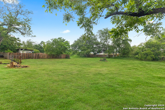 1604 J St, Floresville, Texas image 27