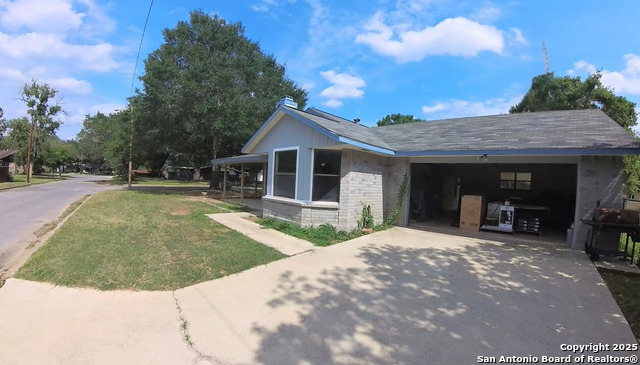 1017 Abilene, Pleasanton, Texas image 1