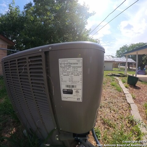 1017 Abilene, Pleasanton, Texas image 39