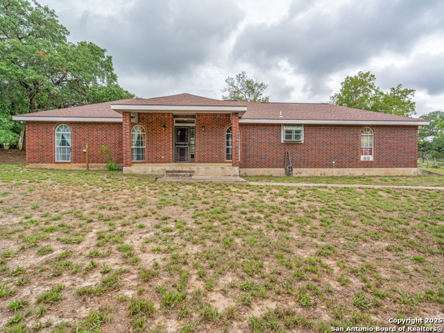 1026 Eagle Creek, Floresville, Texas image 1