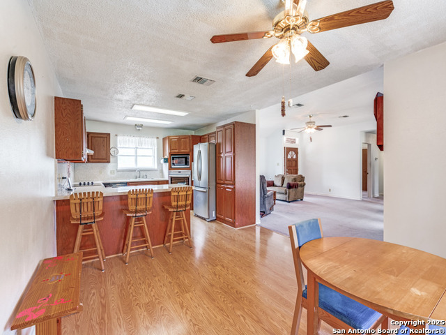 1026 Eagle Creek, Floresville, Texas image 12