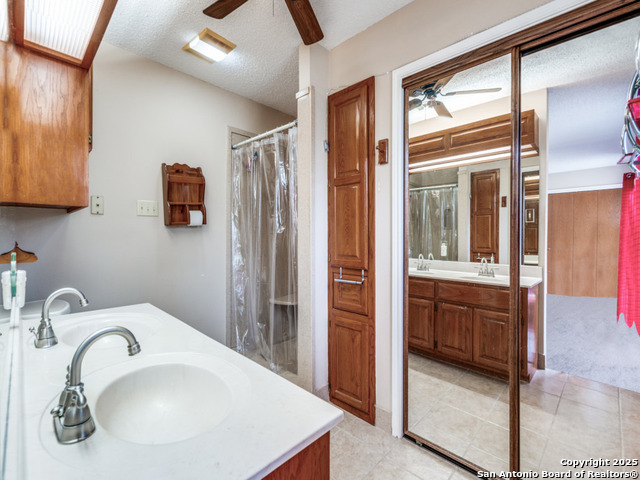 1026 Eagle Creek, Floresville, Texas image 18