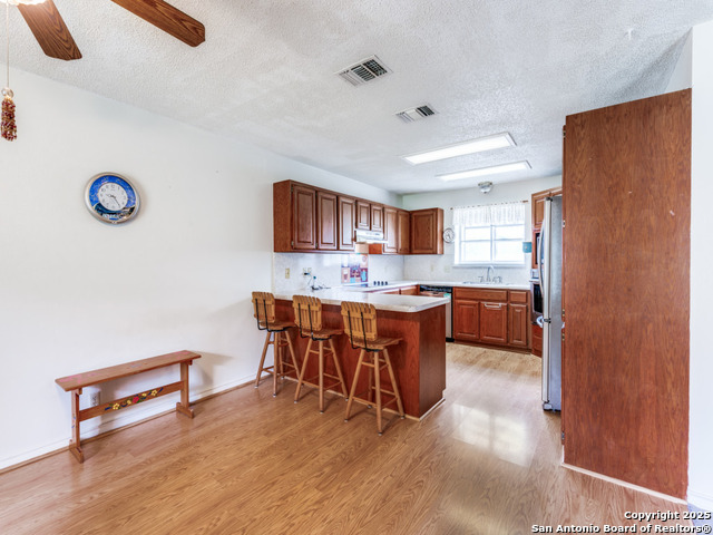 1026 Eagle Creek, Floresville, Texas image 9