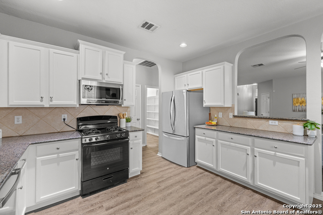 704 Hightrail, Schertz, Texas image 10