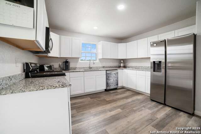 309 Las Palomas, Lytle, Texas image 7