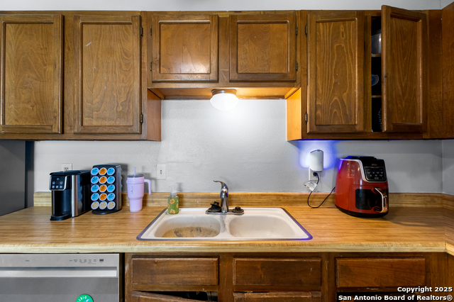 8415 Clear Meadow, Converse, Texas image 17
