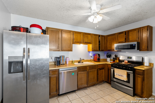 8415 Clear Meadow, Converse, Texas image 18