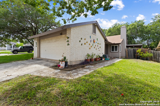 8415 Clear Meadow, Converse, Texas image 3
