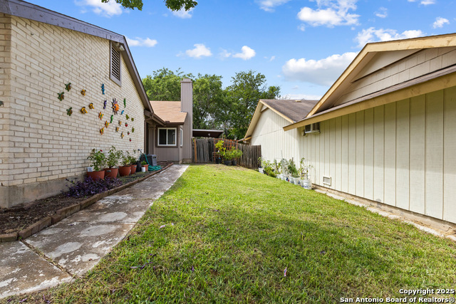 8415 Clear Meadow, Converse, Texas image 5