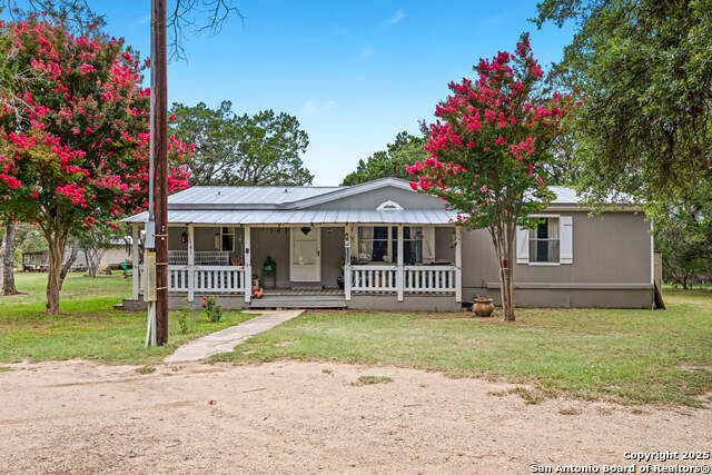 193 Mills Lane, Pipe Creek, Texas image 2