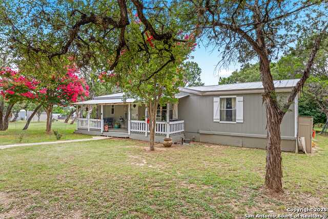 193 Mills Lane, Pipe Creek, Texas image 3