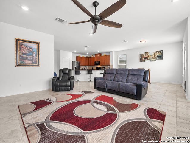 220 Shadow Terrace, Universal City, Texas image 6