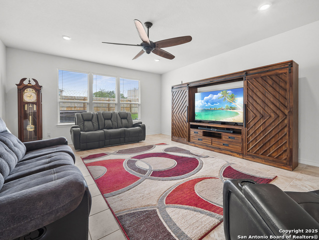 220 Shadow Terrace, Universal City, Texas image 7