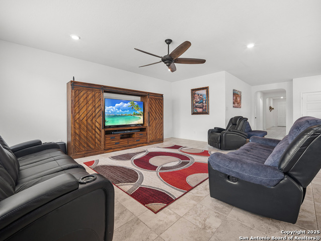220 Shadow Terrace, Universal City, Texas image 8