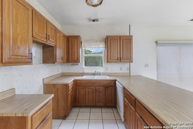 369 Deer Valley, Bandera, Texas image 11