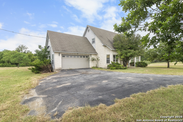 369 Deer Valley, Bandera, Texas image 2