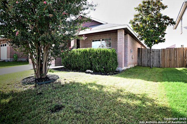 8155 Heights Valley, Converse, Texas image 2