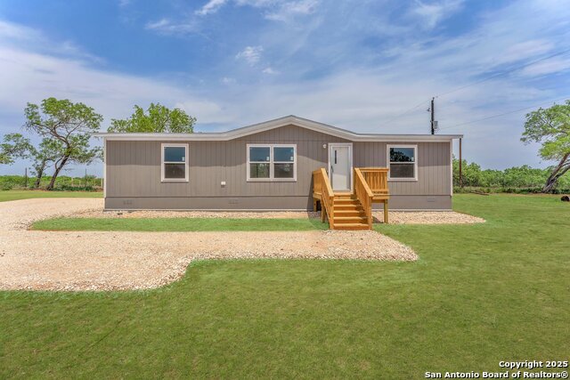 5709 County Road 422, Pleasanton, Texas image 2