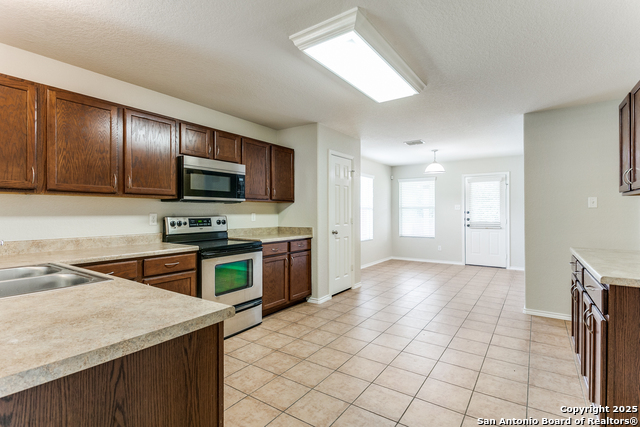 16210 Rosebud Vista, Selma, Texas image 12