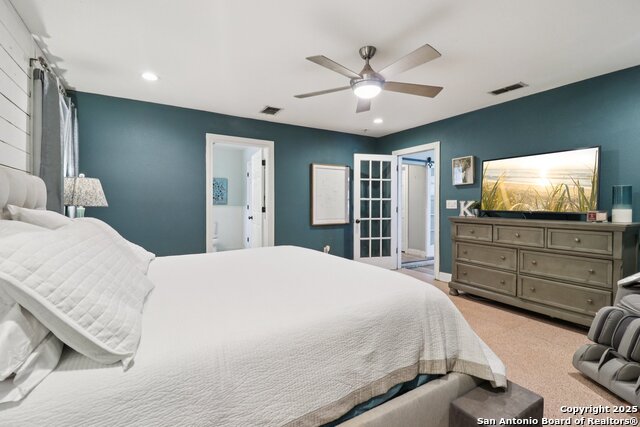 503 Mockingbird, Devine, Texas image 16