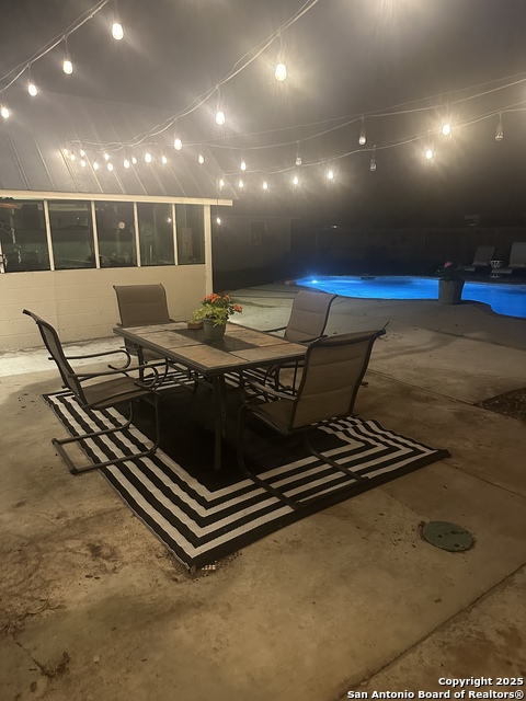 503 Mockingbird, Devine, Texas image 46