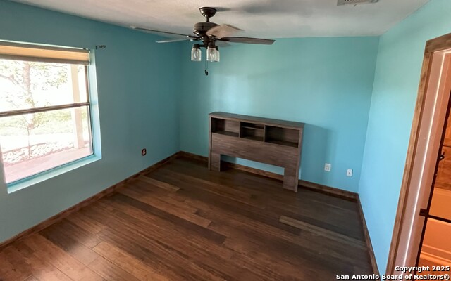 1227 County Road 104, Floresville, Texas image 12