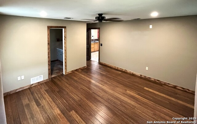 1227 County Road 104, Floresville, Texas image 6
