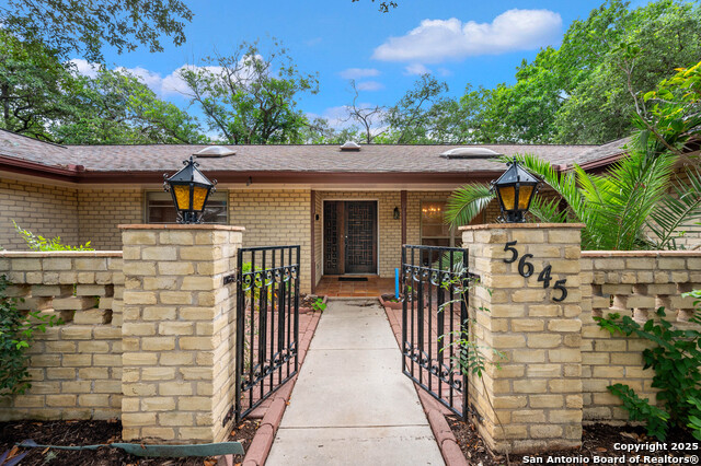 5645 Parkcrest, Windcrest, Texas image 1