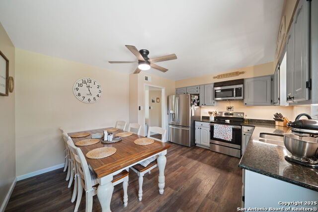 619 Mimosa, Floresville, Texas image 12