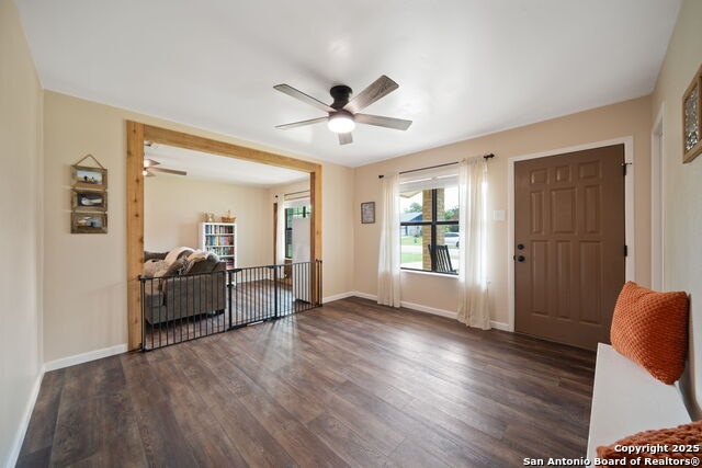 619 Mimosa, Floresville, Texas image 3