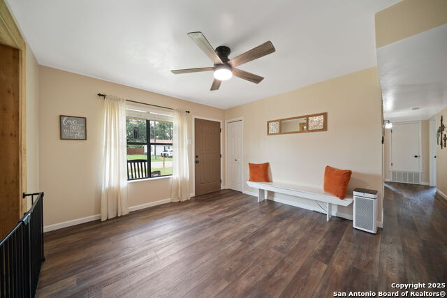 619 Mimosa, Floresville, Texas image 4