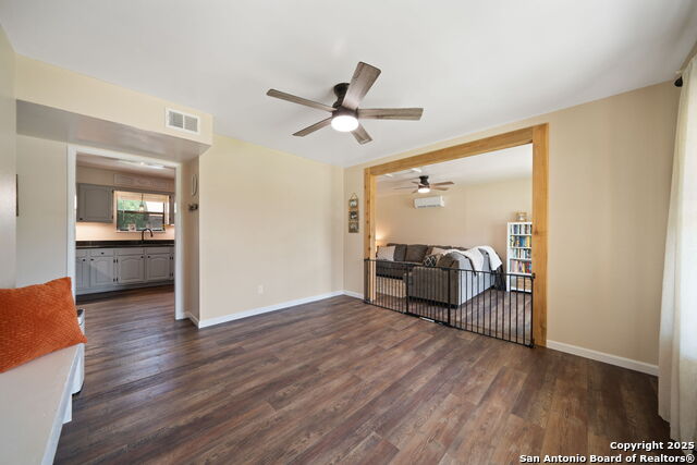 619 Mimosa, Floresville, Texas image 5