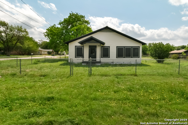 419 Avenue G, Marble Falls, Texas image 1