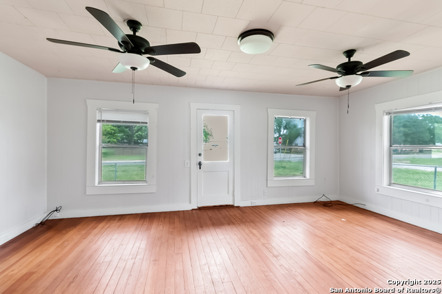 419 Avenue G, Marble Falls, Texas image 3