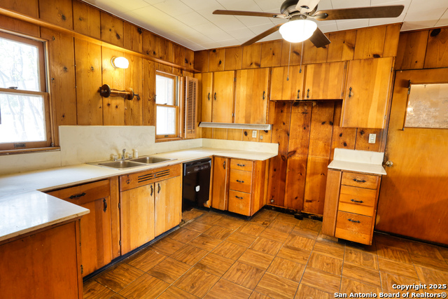 728 N Getty St., Uvalde, Texas image 10