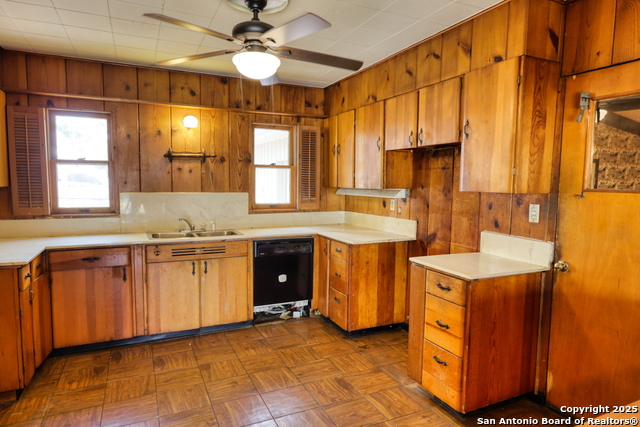 728 N Getty St., Uvalde, Texas image 7