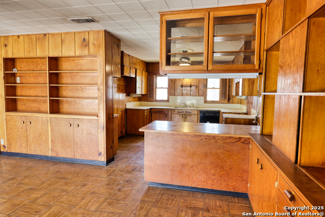 728 N Getty St., Uvalde, Texas image 8