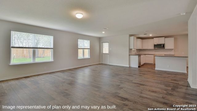 647 Sumpter Banks, Cibolo, Texas image 3