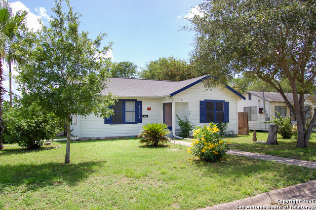 201 S. Alta Vista, Beeville, Texas image 3