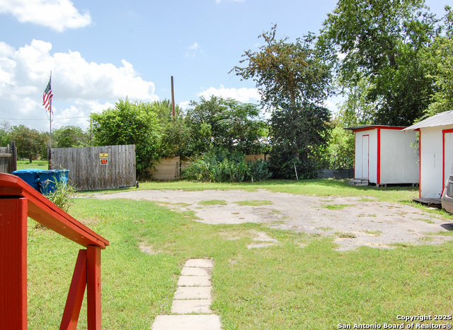 201 S. Alta Vista, Beeville, Texas image 6