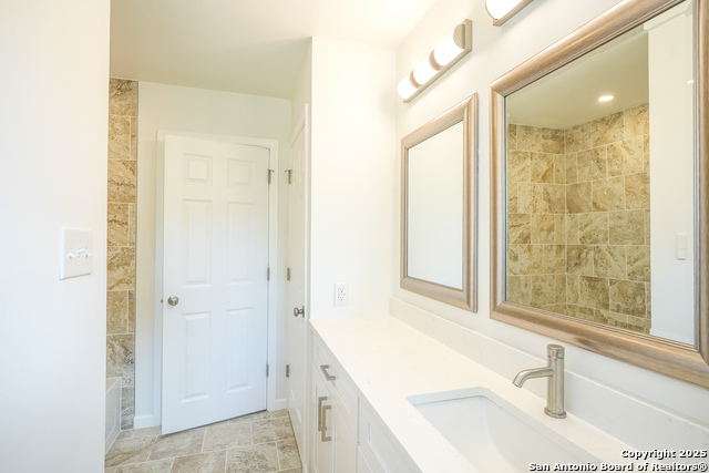 433 Byrd, Universal City, Texas image 14
