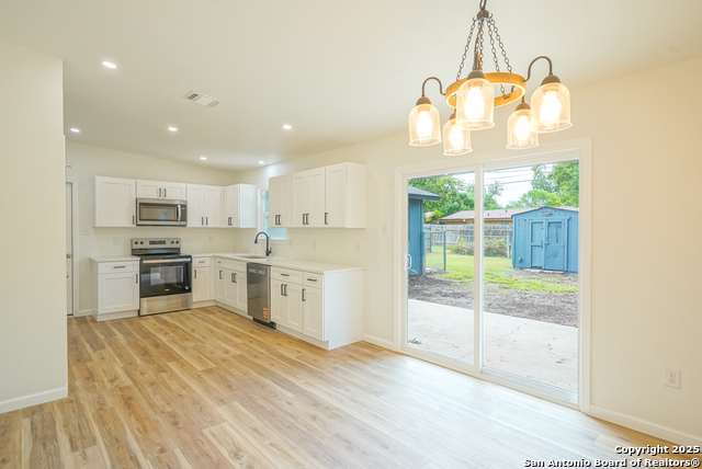 433 Byrd, Universal City, Texas image 6